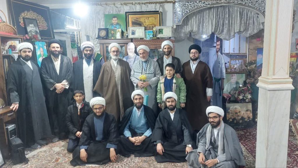 دیدار با خانواده شهید حسن مختارزاده