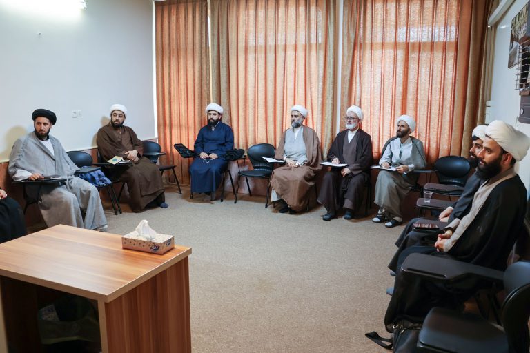 جلسه ارائه گزارش کانون فرهنگی