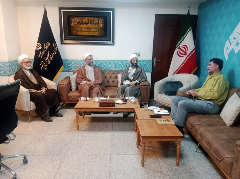دیدار مسئولان مرکز با مدیرکل فرهنگ و ارشاد اسلامی قم