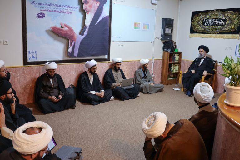 برگزاری درس اخلاق با حضور حجت الاسلام والمسلمین واحدی