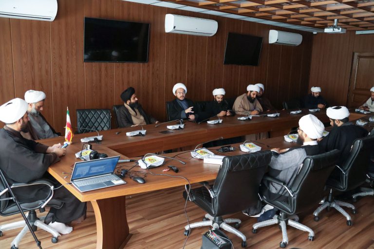 کرسی آزاد اندیشی تحولات نماز جمعه تهران از منظر موافقان و مخالفان برگزار شد