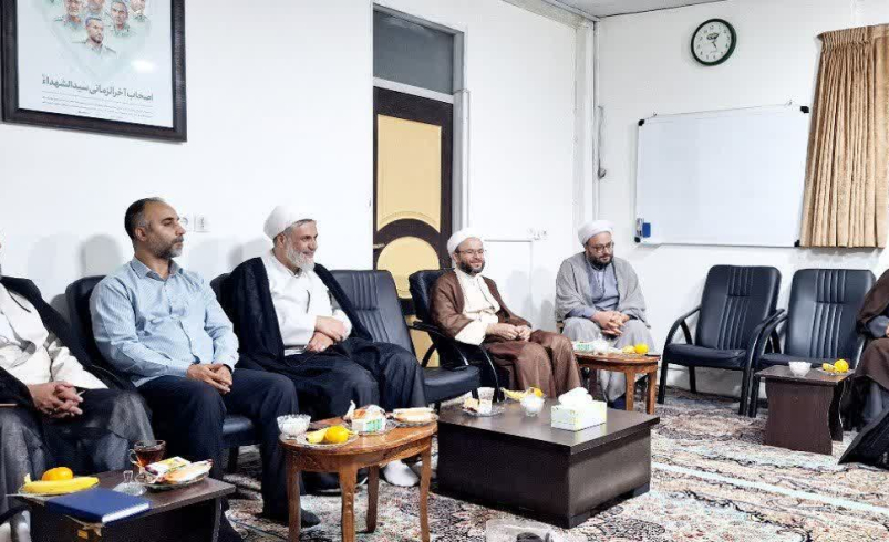 جلسه هم اندیشی ائمه جماعات پردیسان با مدیر مرکز تخصصی شهدای محراب
