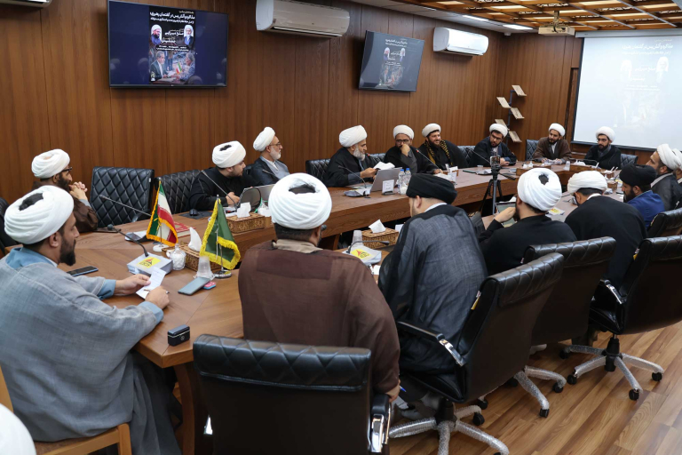 جلسه تحلیل سیاسی با موضوع مذاکره و آتش بس در گفتمان رهبری برگزار شد