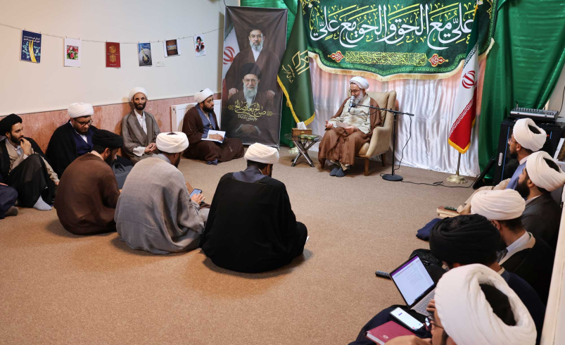 حجت الاسلام والمسلمین مویدی: دوری از غرور و خودپسندی، سرّ موفقیت امام خمینی و رهبر شهید انقلاب(ره)