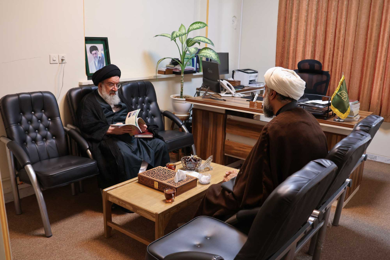 بازدید آیت الله خاتمی از مرکز تخصصی شهدای محراب