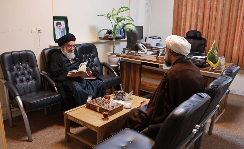 بازدید آیت الله خاتمی از مرکز تخصصی شهدای محراب