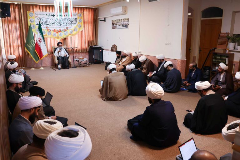 حجت الاسلام والمسلمین فقیهی: تحلیل ریشه‌ها و چرایی رفتارها؛ مبنای اصلاح پایدار در نظام تربیتی