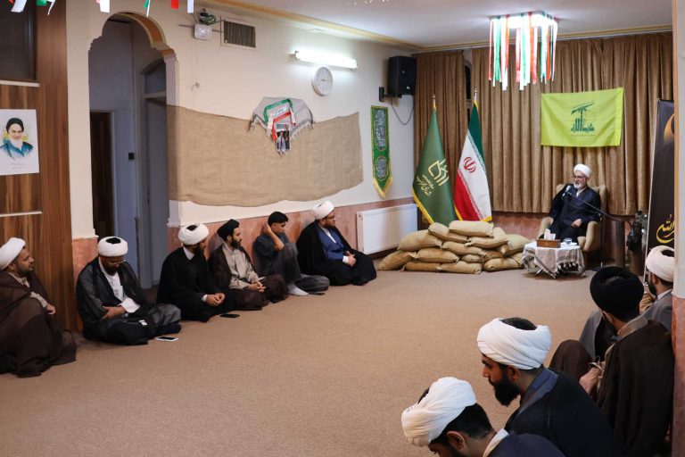 هیئت خانوادگی مرکز برگزار شد؛ تأکید بر تداوم راه مقاومت و آرمان‌های انقلاب